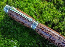 Load image into Gallery viewer, Black Palm Fountain Pen
