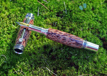 Load image into Gallery viewer, Black Palm Fountain Pen
